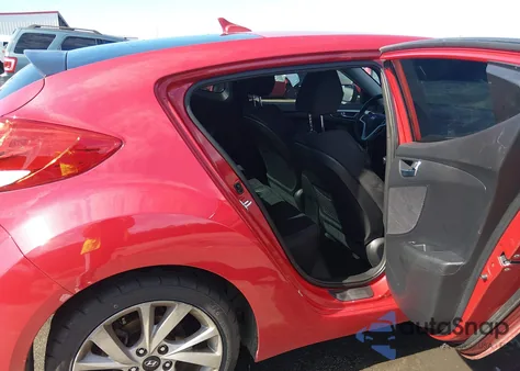 2016 Hyundai Veloster z USA, uszkodzony, nr VIN KMHTC6AD3GU257256